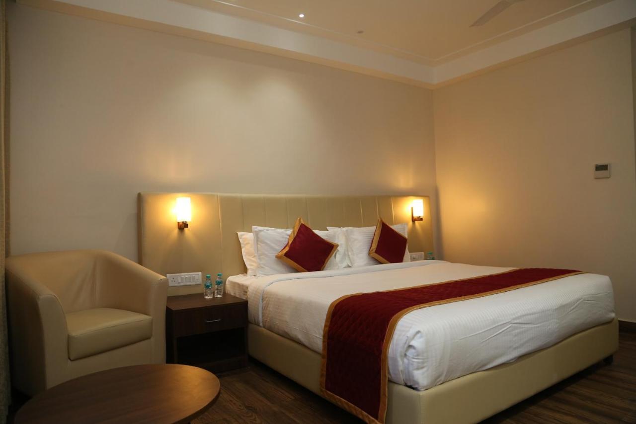Hotel Skanda Palace Thiruttani Εξωτερικό φωτογραφία