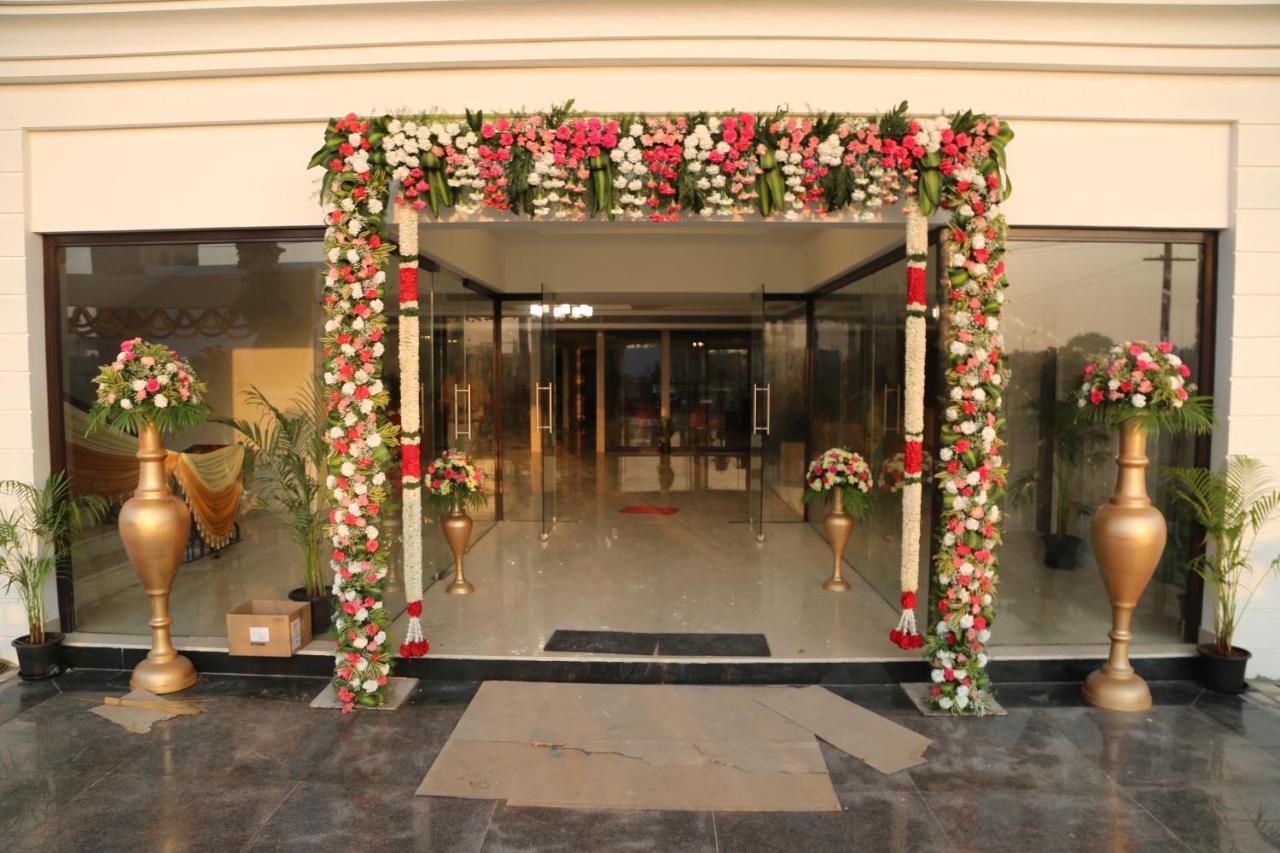 Hotel Skanda Palace Thiruttani Εξωτερικό φωτογραφία
